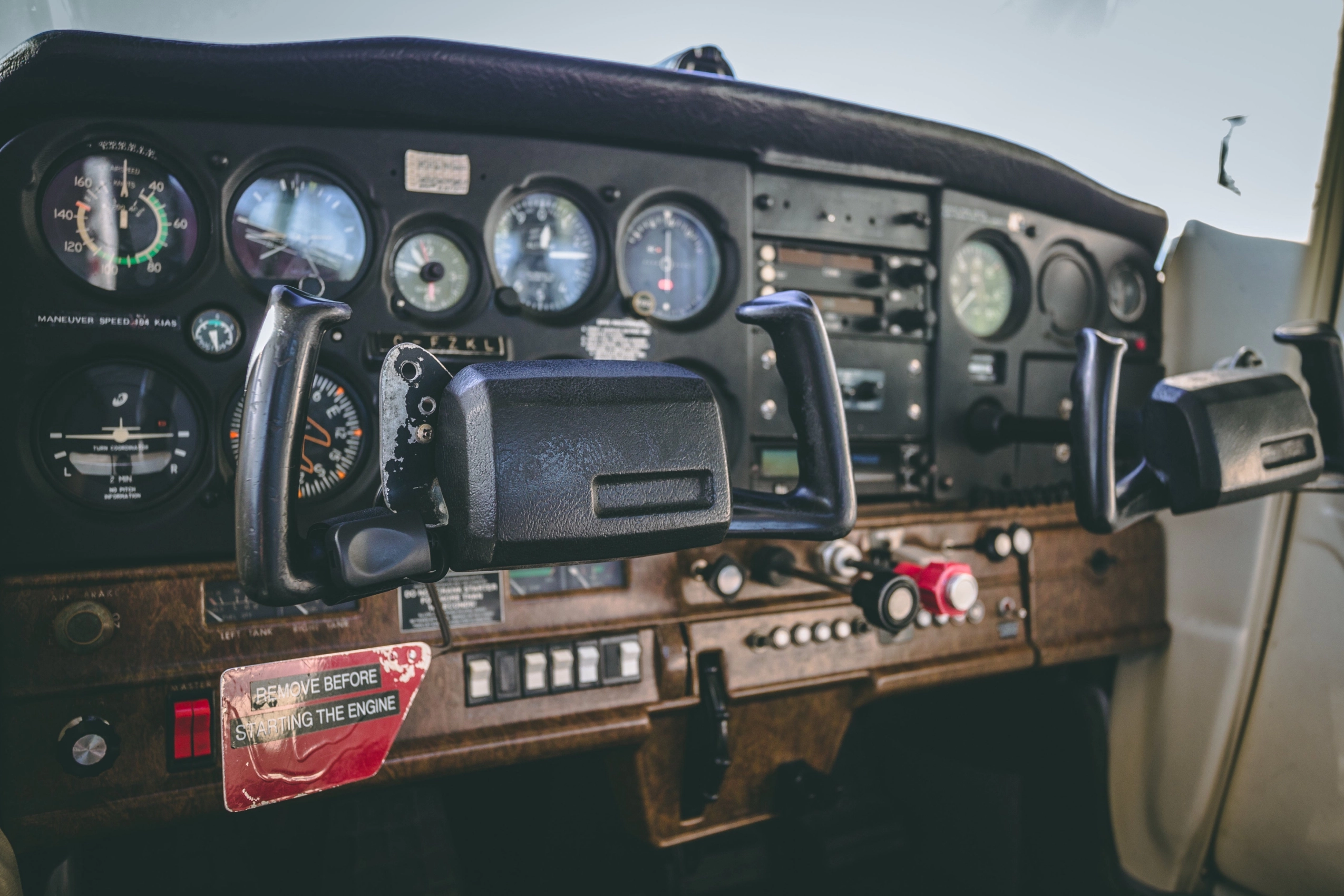 Cessna 152 cockpit